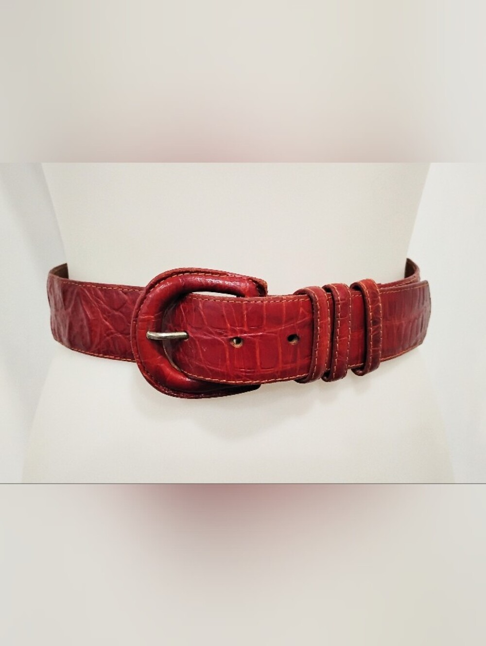 VINTAGE RED ITALIAN ALLIGATOR BELT - Picture 9 of 11
